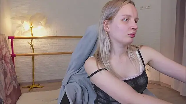 Beatrica Klein online show from 26, 9, 2025