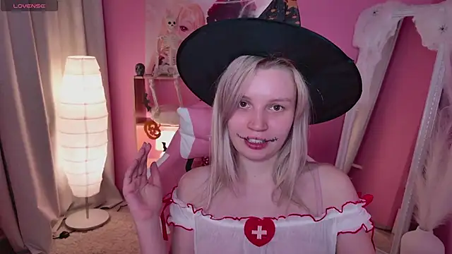 Beatrica Klein online show from 28, 10, 2025