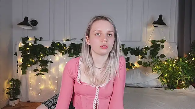 Beatrica Klein online show from 17, 3, 2025