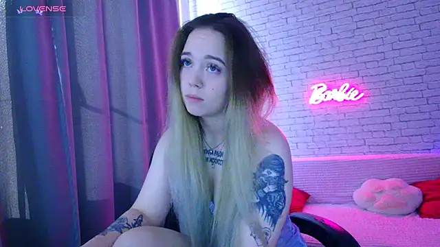 Snapshot of -Stacyy- chatting on 18, 10, 2025 -Stacyy- online show from 18, 10, 2025