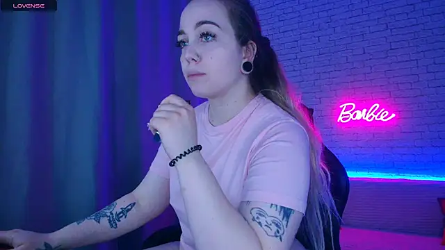 -Stacyy- online show from 8, 4, 2026