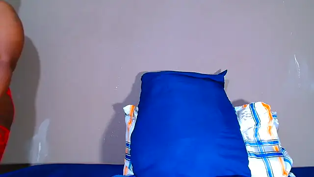 BERNINIBLUSHX89 online show from 12, 4, 2026