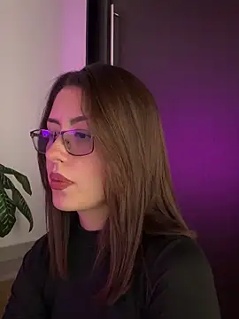 EmaSaenz online show from 2, 3, 2025