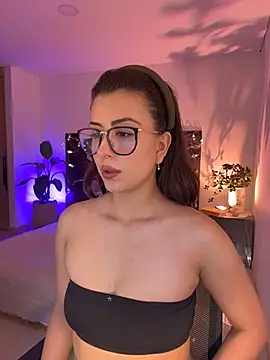 Snapshot of EmaSaenz chatting on 17, 2, 2026 EmaSaenz online show from 17, 2, 2026