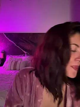 EmaSaenz online show from 27, 2, 2025