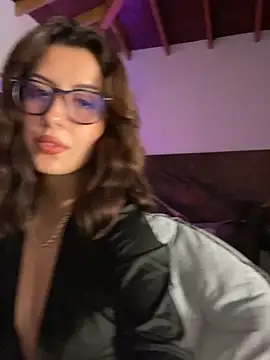 EmaSaenz online show from 30, 1, 2025