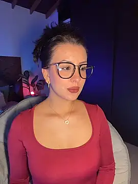 EmaSaenz online show from 22, 9, 2025