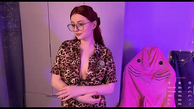 RozieRose online show from 10, 9, 2025