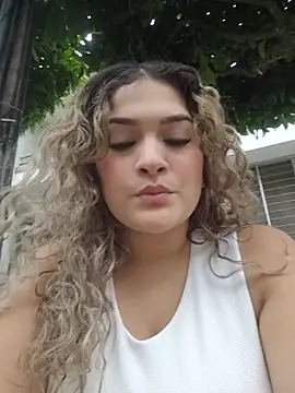 Sara smiiith211 online show from 18, 5, 2026