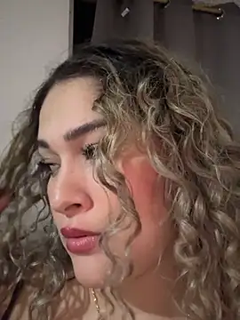 Sara smiiith211 online show from 4, 4, 2026