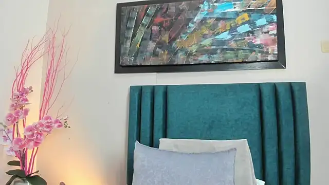 Emilywatsonn online show from 4, 12, 2025