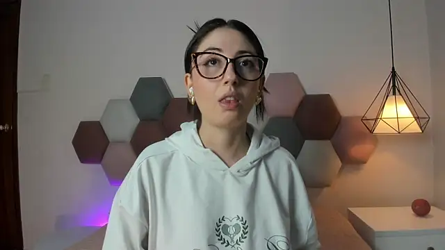 Emilywatsonn online show from 15, 6, 2026