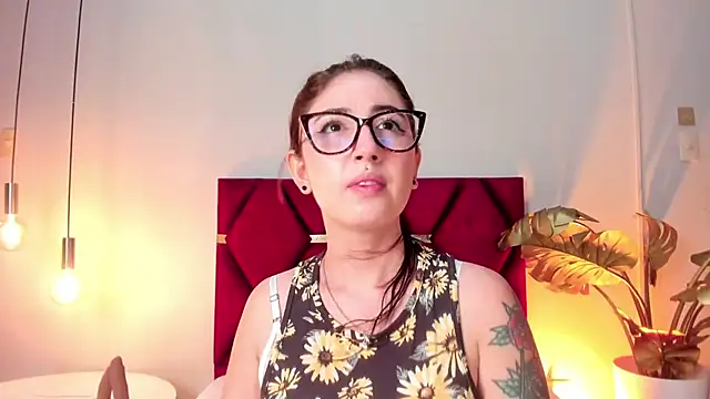 Emilywatsonn online show from 25, 11, 2025