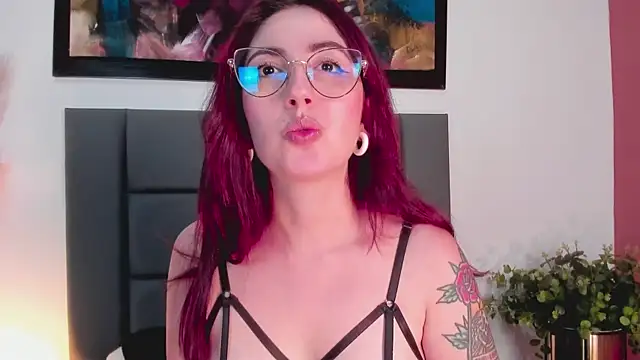 Emilywatsonn online show from 20, 3, 2025