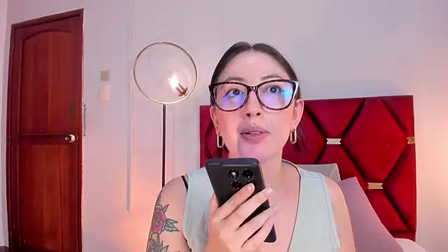 Emilywatsonn online show from 15, 7, 2026