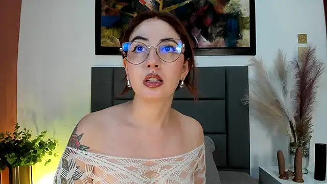 Emilywatsonn online show from 23, 10, 2025