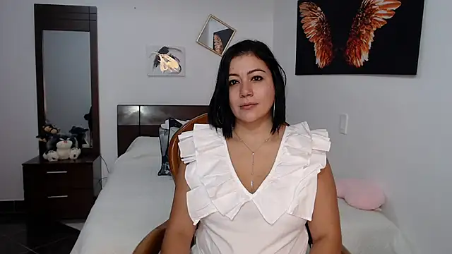 EmilyPeytonn online show from 13, 3, 2025