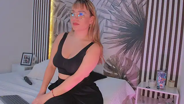 Samaantha-White online show from 20, 10, 2025