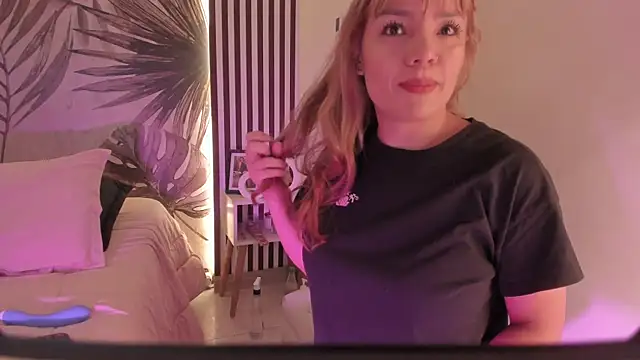 Samaantha-White online show from 8, 4, 2026