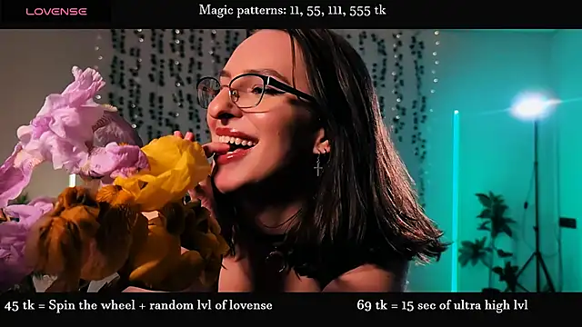 Snapshot of Alicia_x_art chatting on 31, 5, 2026 Alicia x art online show from 31, 5, 2026