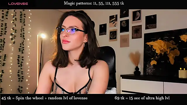 Snapshot of Alicia_x_art chatting on 7, 6, 2026 Alicia x art online show from 7, 6, 2026