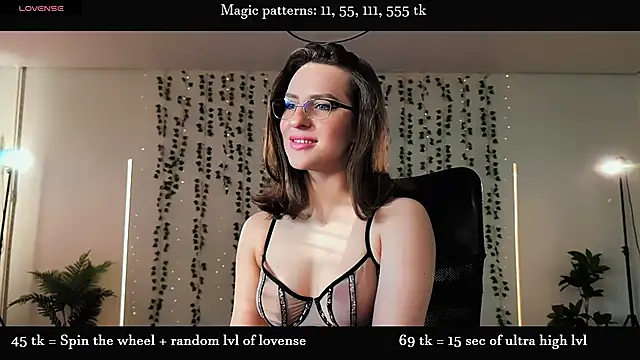 Snapshot of Alicia_x_art chatting on 20, 6, 2026 Alicia x art online show from 20, 6, 2026