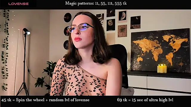 Snapshot of Alicia_x_art chatting on 12, 6, 2026 Alicia x art online show from 12, 6, 2026