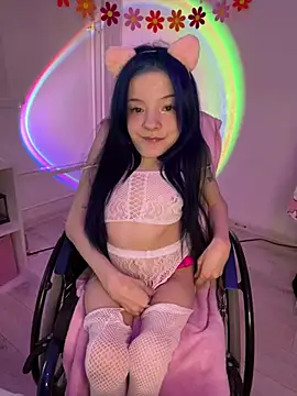 MiniSophiaa online show from 6, 4, 2026