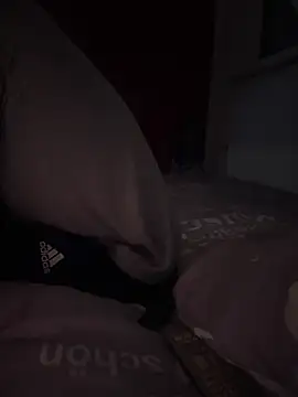 Bennyben8604 online show from 12, 1, 2025