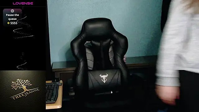 TreeJeanne online show from 1, 2, 2026