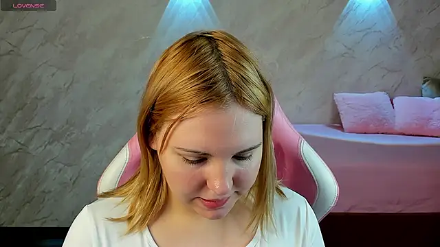 Snapshot of Stacy_Luv chatting on 2, 2, 2026 Stacy Luv online show from 2, 2, 2026