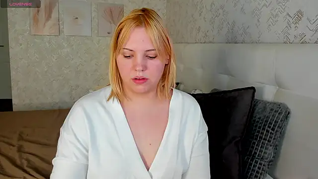 Stacy Luv online show from 29, 10, 2025