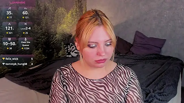 Stacy Luv online show from 25, 11, 2025