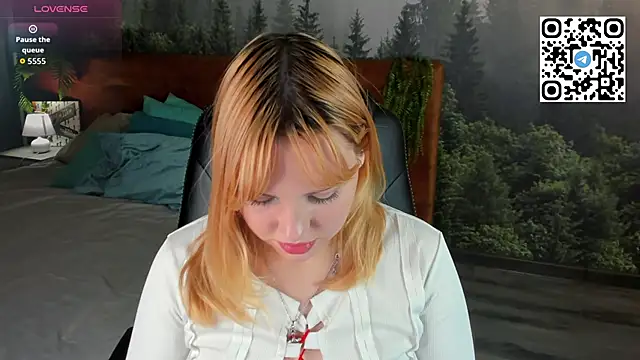 Stacy Luv online show from 8, 10, 2025