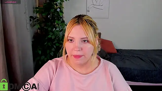 Stacy Luv online show from 5, 12, 2025