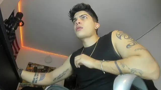 charlie hotxxx online show from 8, 10, 2025