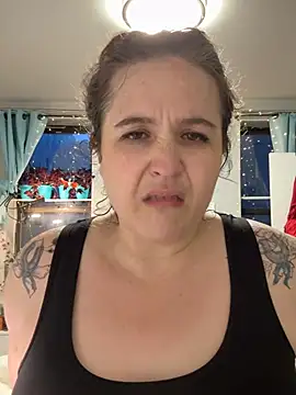 sylviahhh online show from 27, 3, 2026