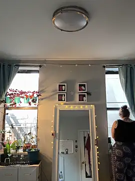 sylviahhh online show from 31, 3, 2026