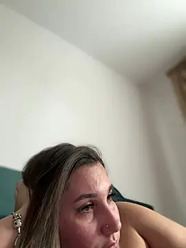 Snapshot of babyyboomm chatting on 18, 2, 2025 babyyboomm online show from 18, 2, 2025