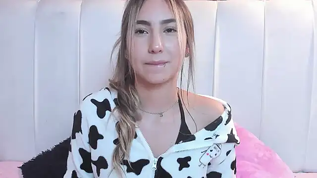 Snapshot of _Emma_Valka chatting on 8, 3, 2025 Emma Valka online show from 8, 3, 2025