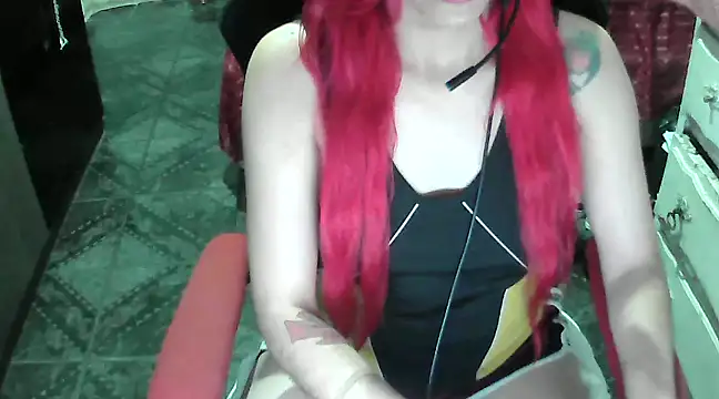 ManuEscarlate13 online show from 4, 1, 2025