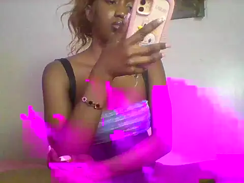 Queeen model online show from 12, 3, 2026