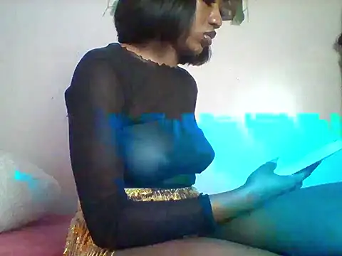 Queeen model online show from 11, 4, 2026