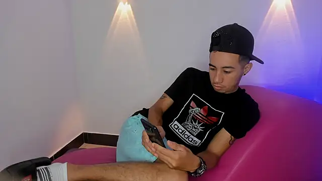 Threesome-no-mercy online show from 18, 9, 2025