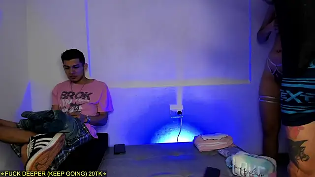 Threesome-no-mercy online show from 16, 2, 2026