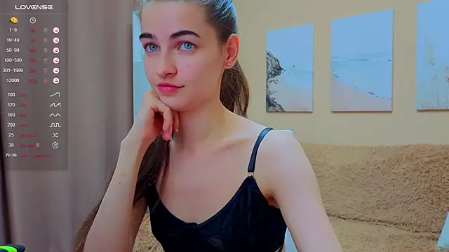 Snapshot of AstoriyaNight chatting on 12, 10, 2025 AstoriyaNight online show from 12, 10, 2025