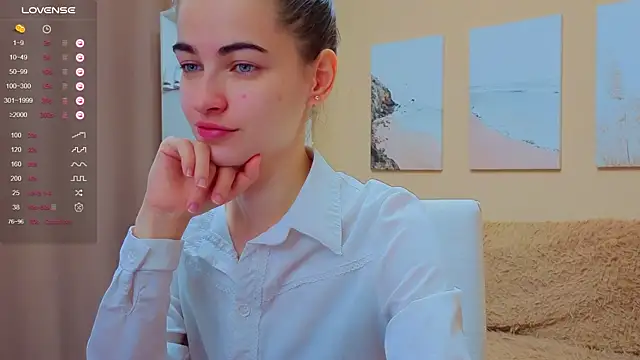 Snapshot of AstoriyaNight chatting on 12, 10, 2025 AstoriyaNight online show from 12, 10, 2025