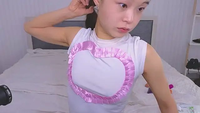 Tina Kim  online show from 8, 3, 2025