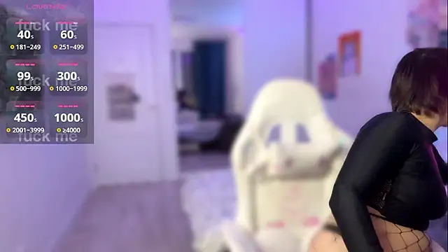 HoneySweetBee online show from 3, 12, 2024