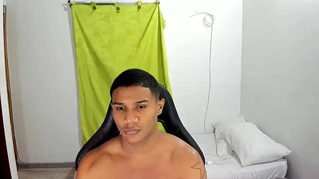 Snapshot of corzoethan chatting on 16, 7, 2026 corzoethan online show from 16, 7, 2026